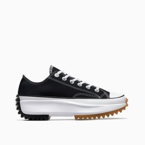 Black Run Star Hike Converse platform sneaker. New. Size 9